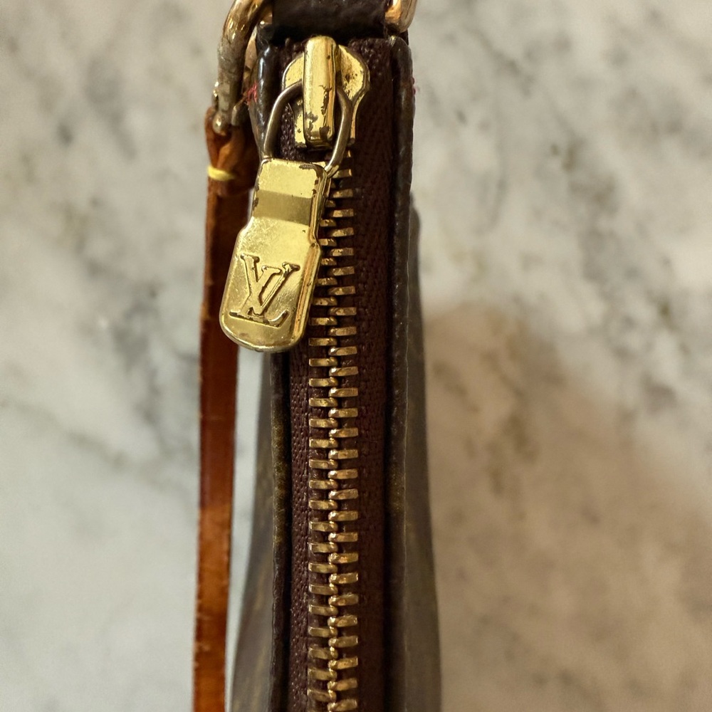 LV Monogram Cerises Pochette Accessoires - Picture 5 of 10